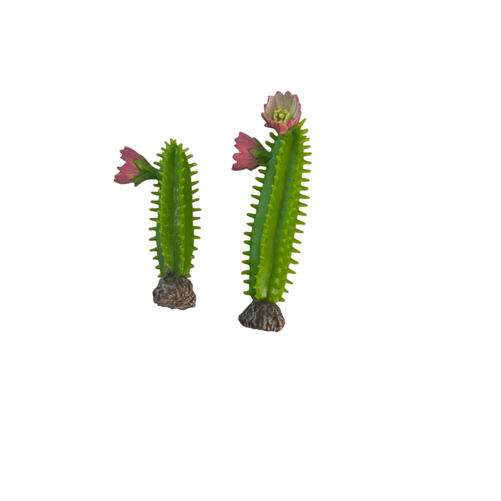 MGA Miniverse Pair of Flowering Cacti New Green Pink